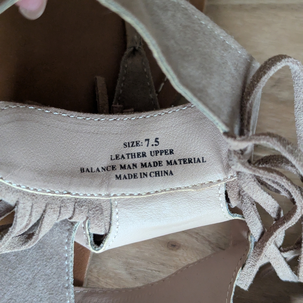 Stylish Fringe Sandals in Brown and Cream - Picture 2 of 5